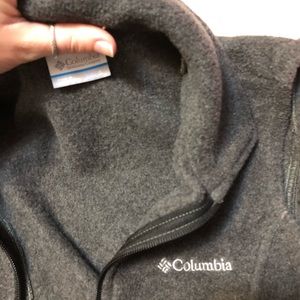 women’s Columbia vest size small, grey